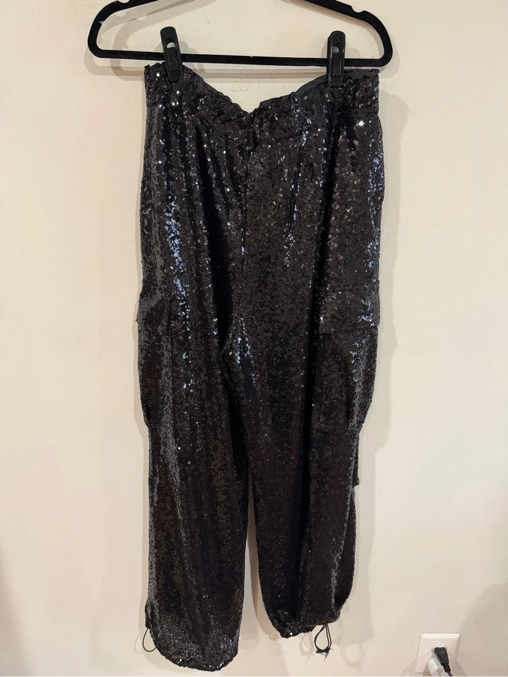 By Anthropologie Black Sequin Cargo Pants Size 10 - Picture 5 of 7